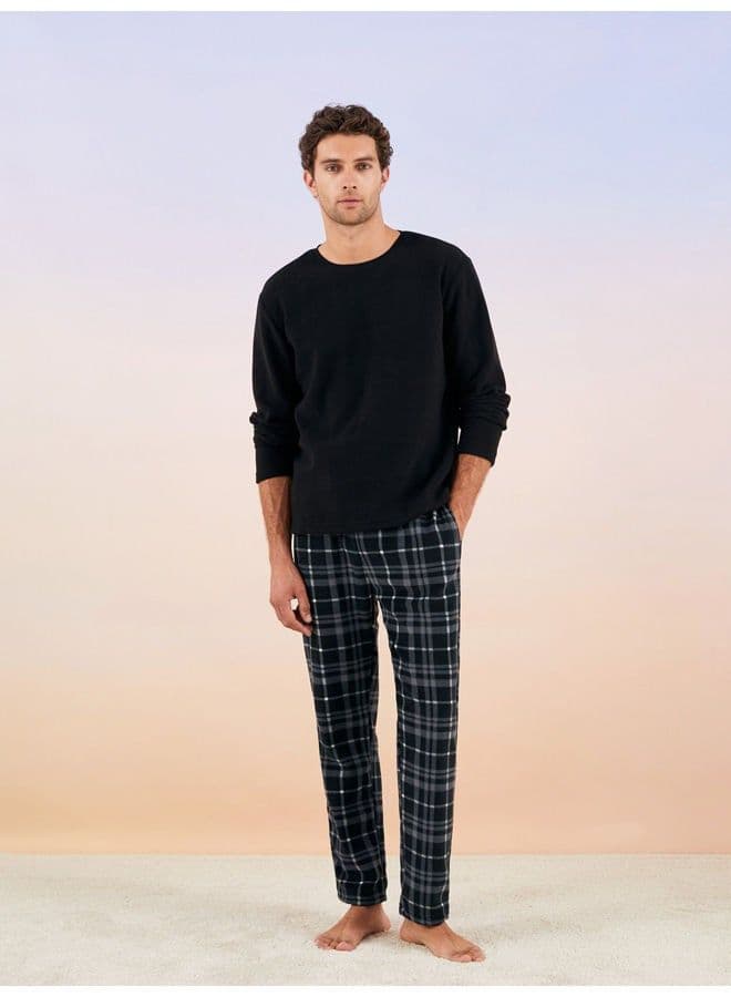 Standard Pattern Plaid Fleece Men's Pajamas Set thumbnail 1