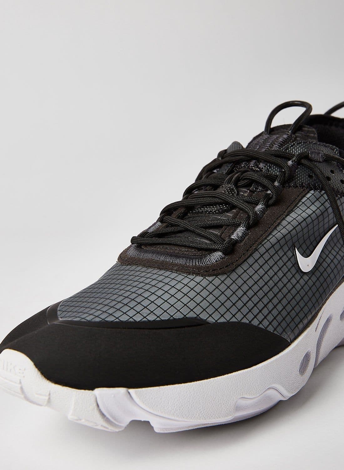 React Live Sneakers Black/White-Dk Smoke Grey thumbnail 3